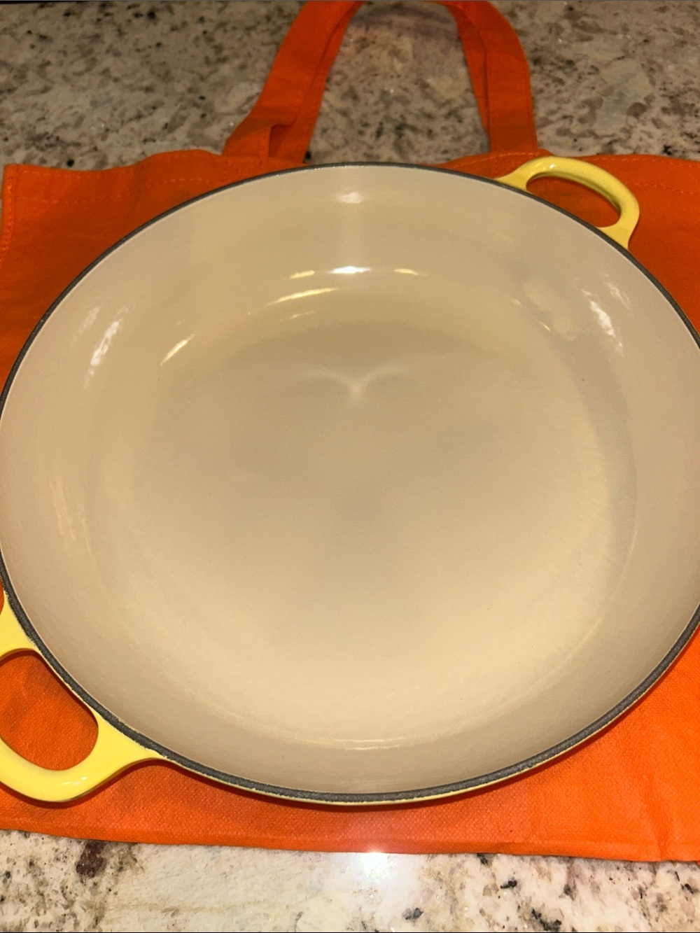 Le Creuset Soleil Cast Iron Skillet With Glass Lid NWT - Picture 5 of 13